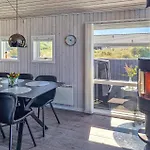 4 Bedroom Gorgeous In Semesterbostad *