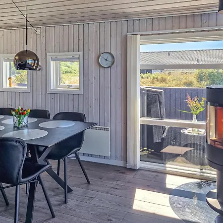 4 Bedroom Gorgeous In Hirtshals Holiday home *