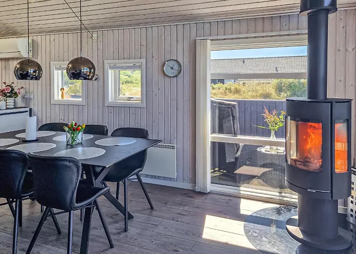 4 Bedroom Gorgeous In Hirtshals Casa vacanze *